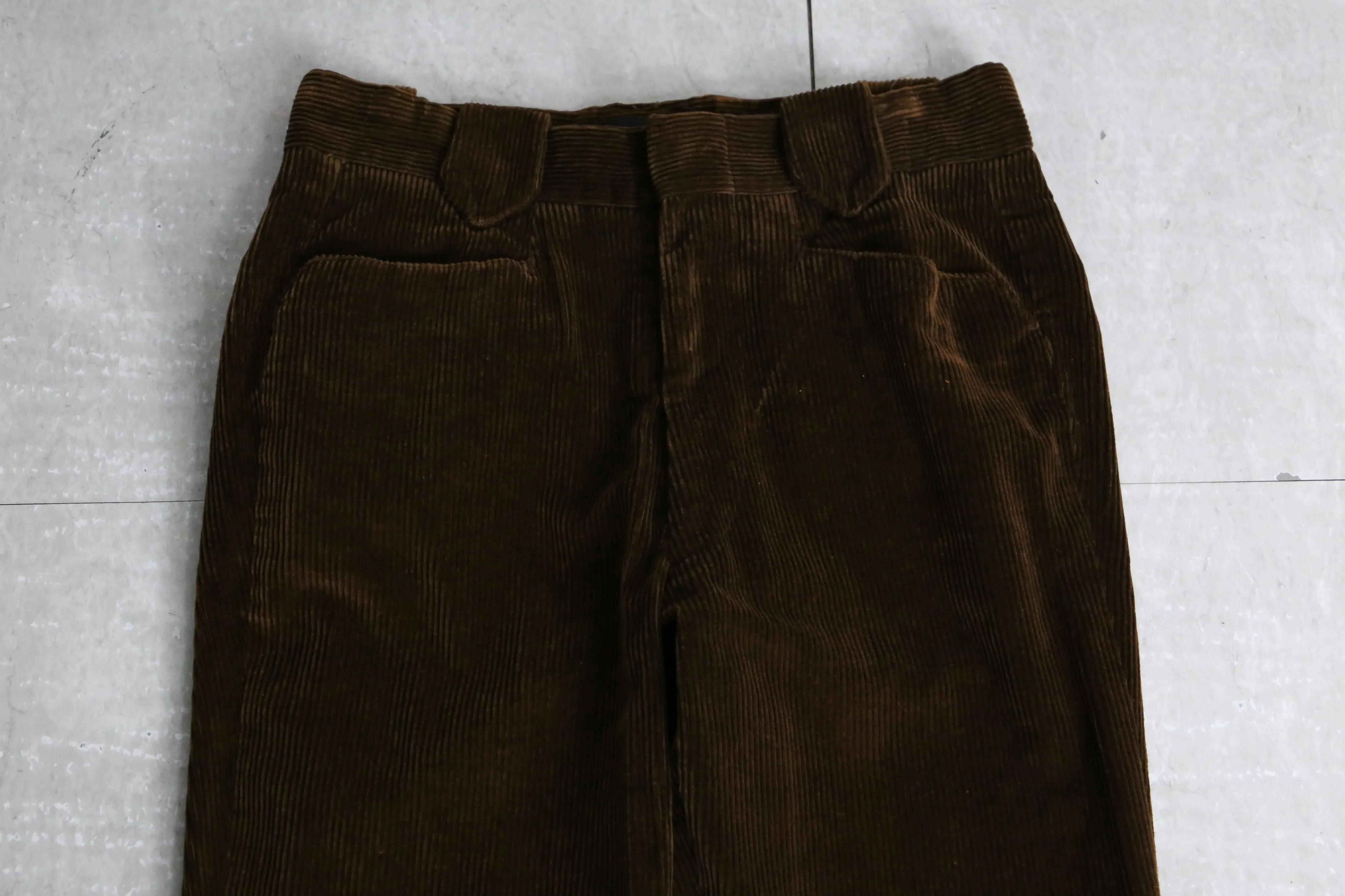 brown western taste corduroy flare pants