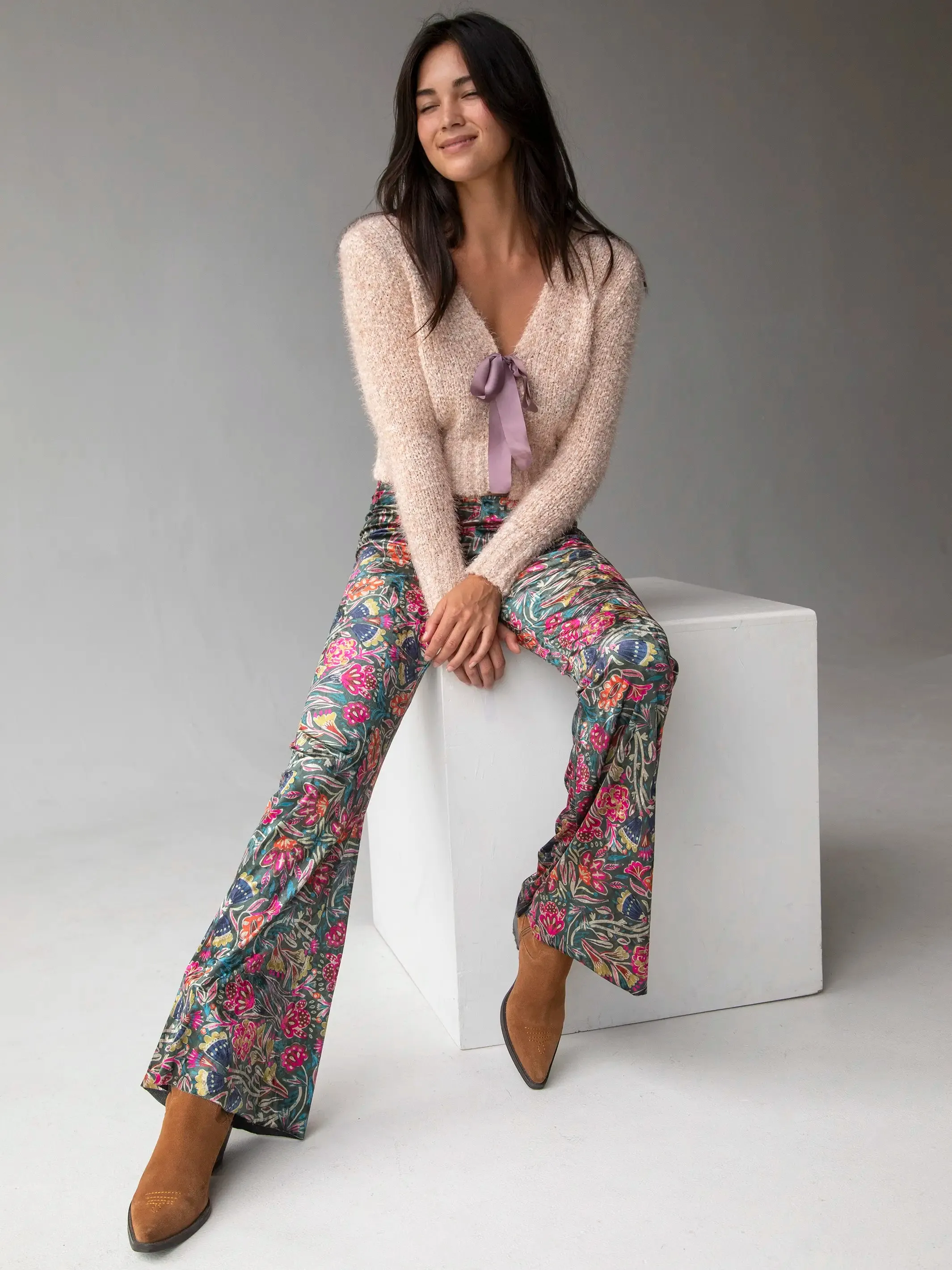 Cali Velvet Flare Pant - Green Lined Floral