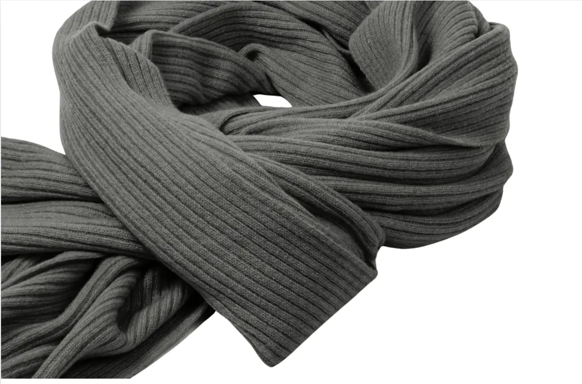 Luxurious Ribbed Cashmere Scarf