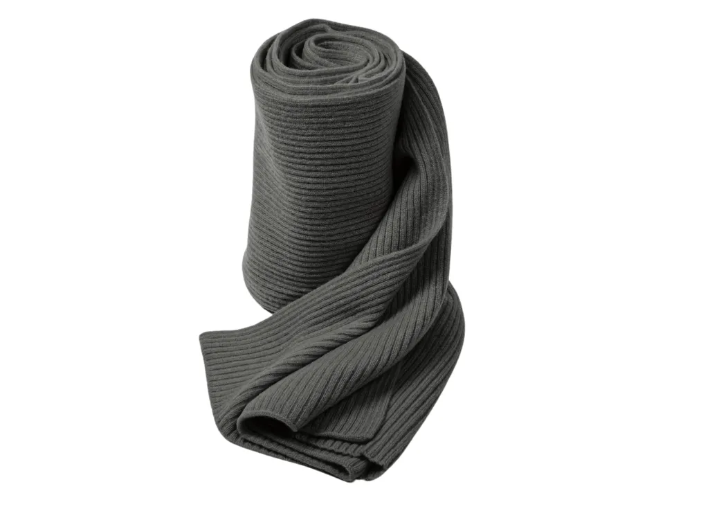 Luxurious Ribbed Cashmere Scarf