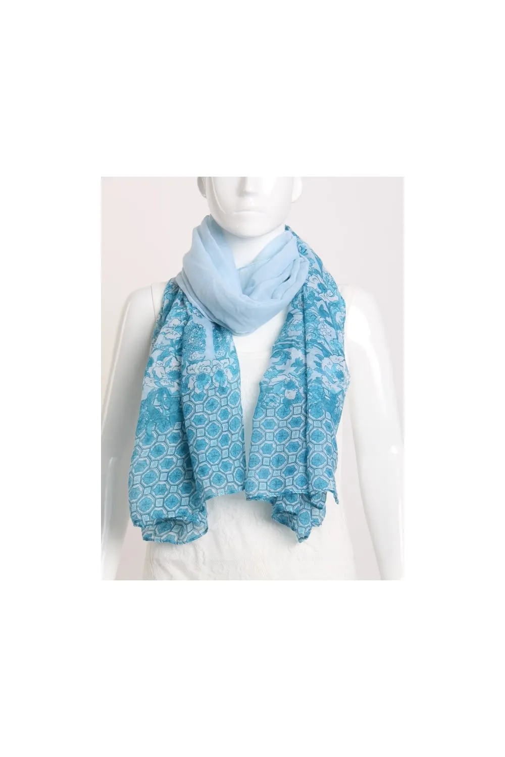 Scarf in Floral Print