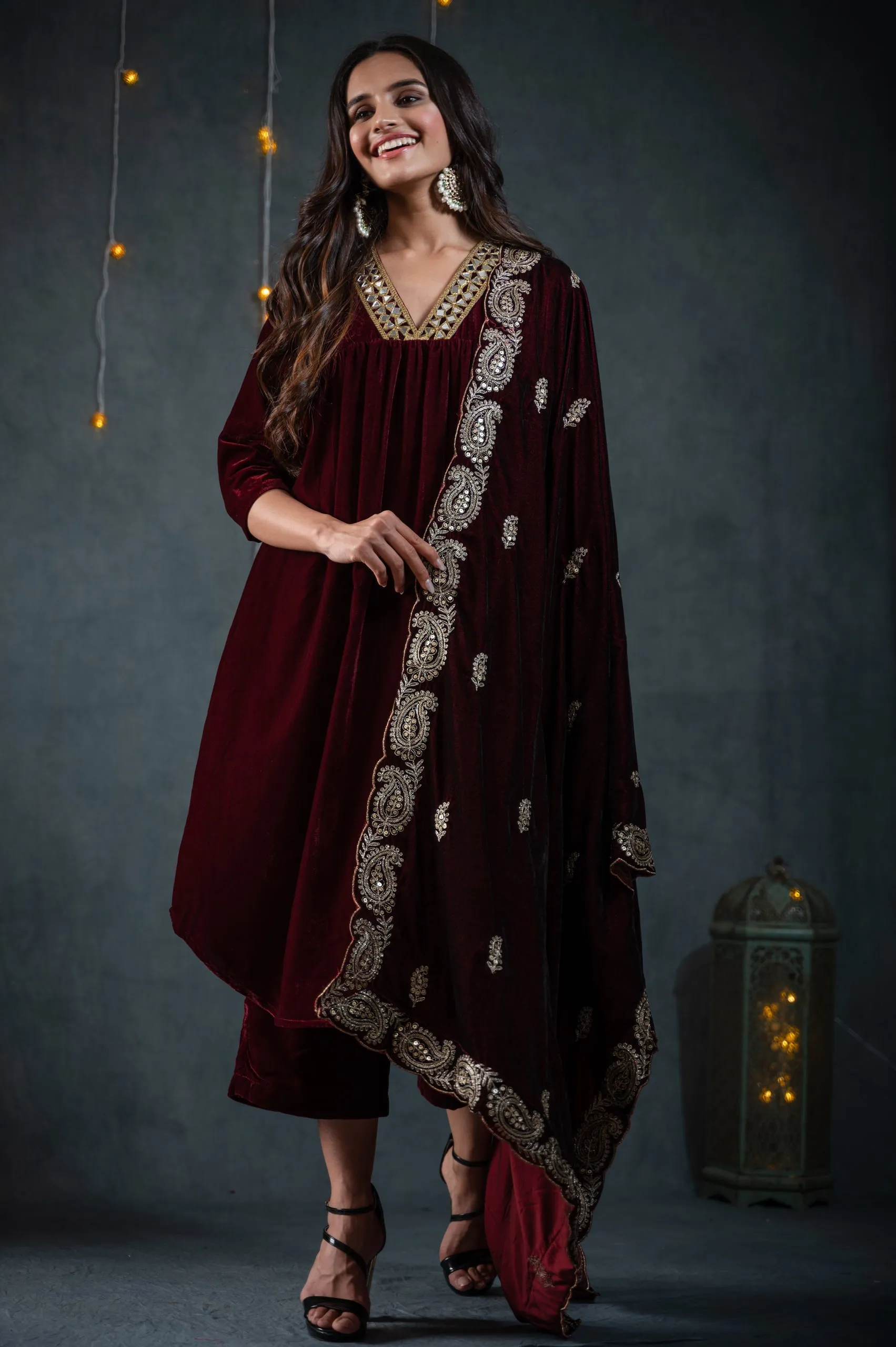 SET Burgundy Velvet with Mirror Lace